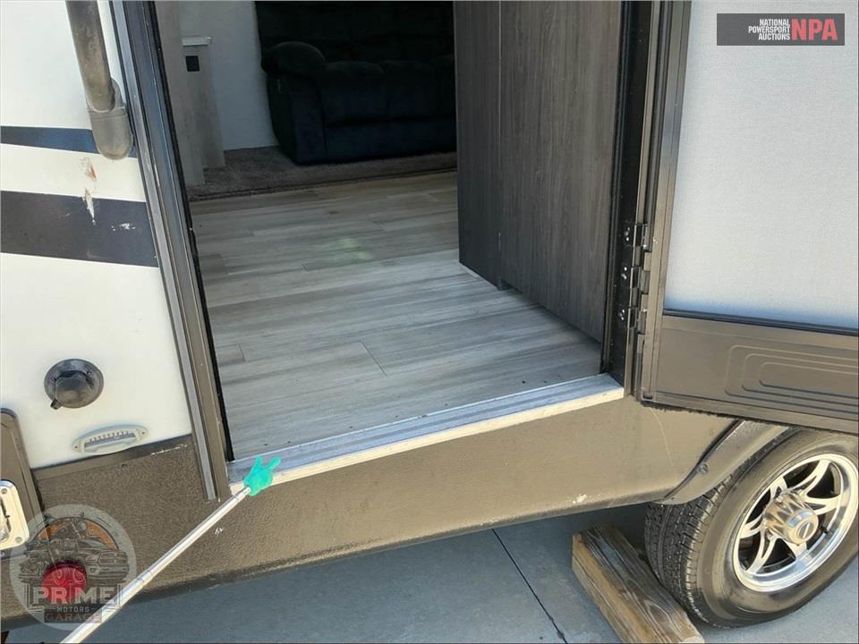 2021 Voyage By Winnebago M-2427RB — фото 25