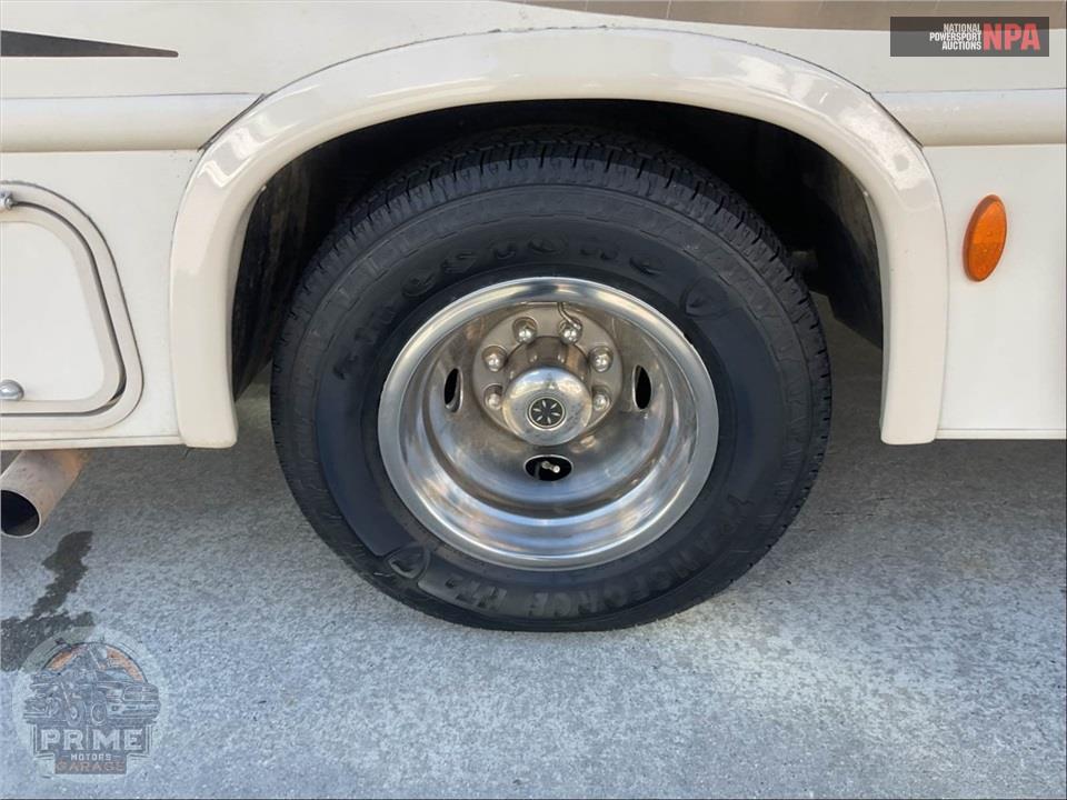 2018 Thor Motor Coach M-31E E450-V10 - FOUR WINDS SERIES — фото 95