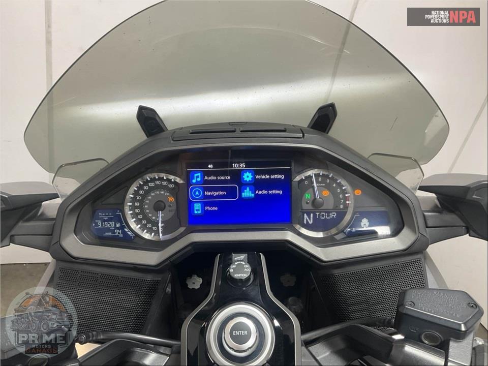 2018 Honda GL1800B GOLDWING (SILVER) — фото 5