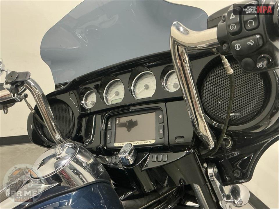 2016 Harley-Davidson FLHXS STREET GLIDE SPECIAL — фото 35