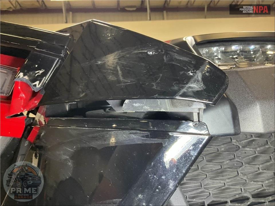 2020 Polaris SLINGSHOT R AUTODRIVE — фото 15