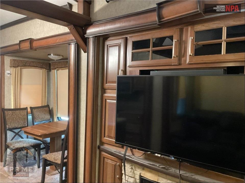 2017 Keystone Rv M-3661 RL MONTANA FIFTH WHEEL SERIES — фото 8