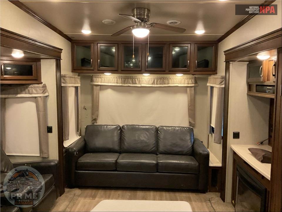 2019 Palomino By Forest River M-383FBC - COMPASS FIFTH WHEEL SERIES — фото 7