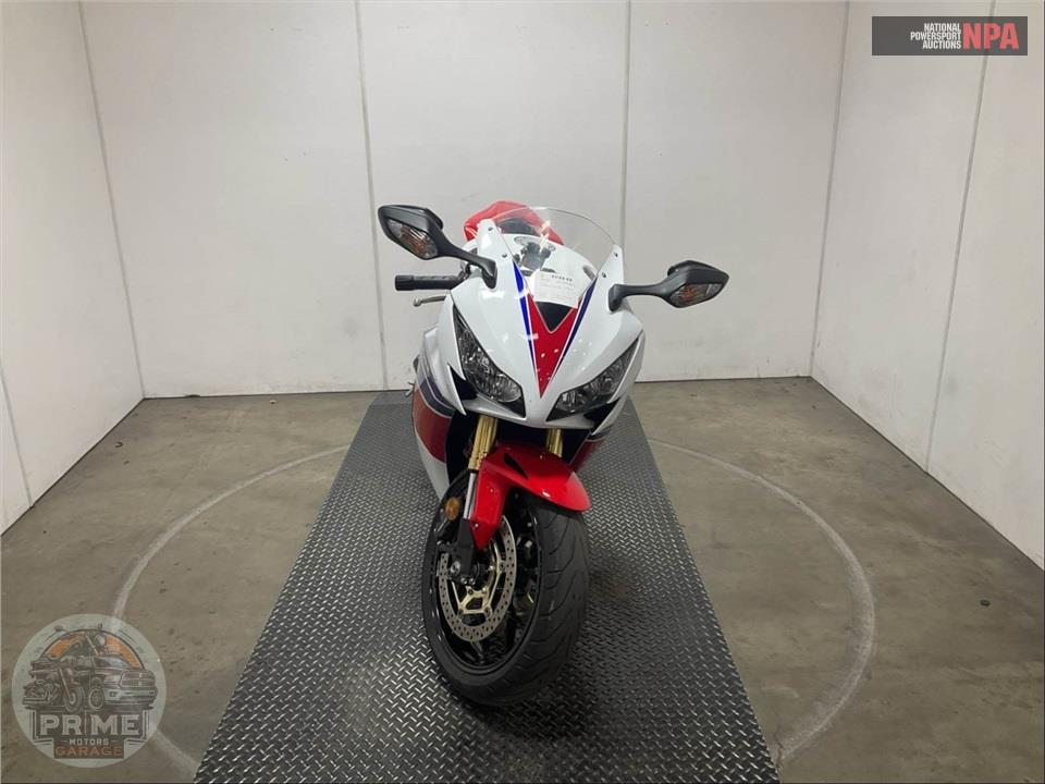 2013 Honda CBR1000RRLD WHTE/BLUE/RED — фото 2