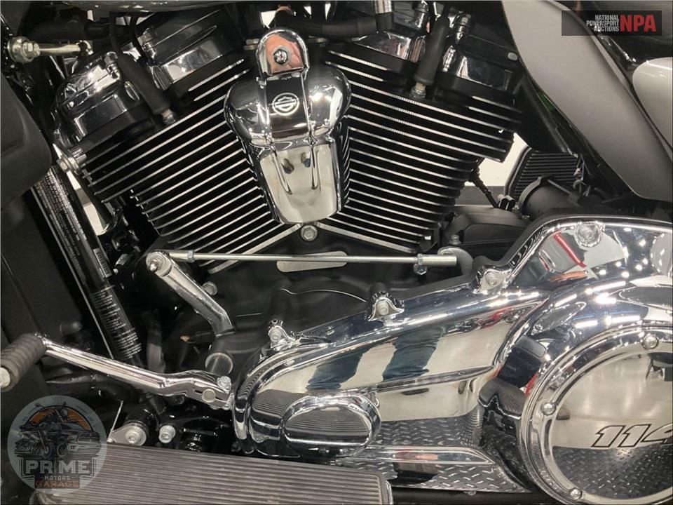 2024 Harley-Davidson FLHTCUTG TRI GLIDE ULTRA CLASSIC — фото 8
