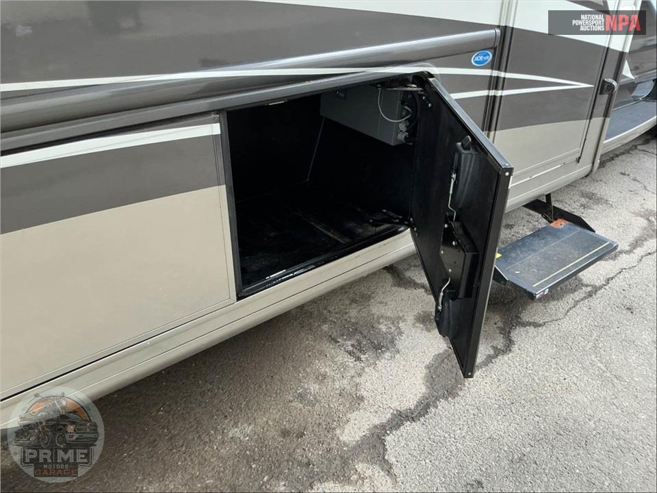 2022 Thor Motor Coach SV34 SUPER C F550 4WD - MAGNITUDE SERIES — фото 46