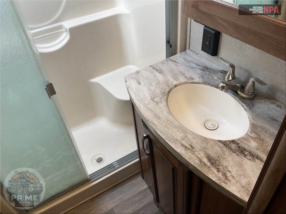 2017 Keystone Rv M-3791 RD - MONTANA FIFTH WHEEL SERIES — фото 14