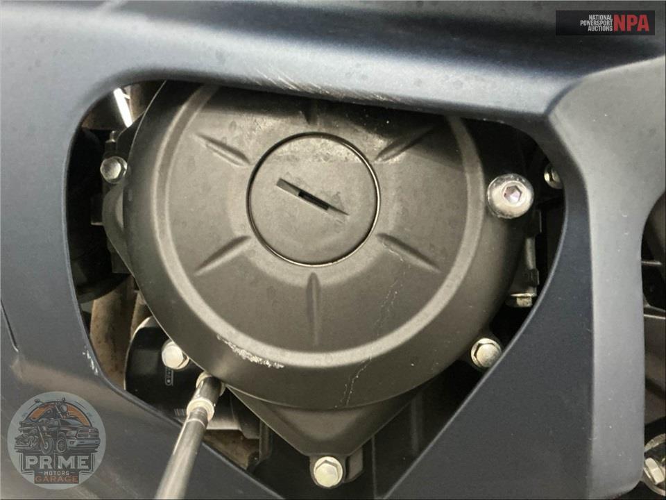 2024 Yamaha YZF-R3 — фото 10
