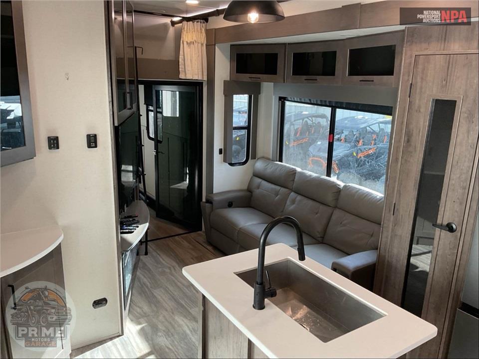 2023 Alliance Rv M-43V13 - VALOR FIFTH WHEEL SERIES — фото 8