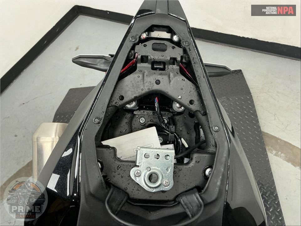 2026 Kawasaki NINJA ZX-4R ABS — фото 13