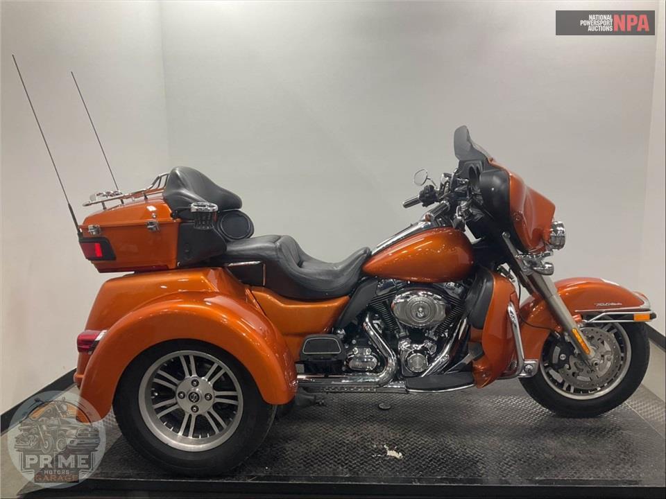 2013 Harley-Davidson FLHTCUTG TRIGLIDE UL CLSC — фото 1