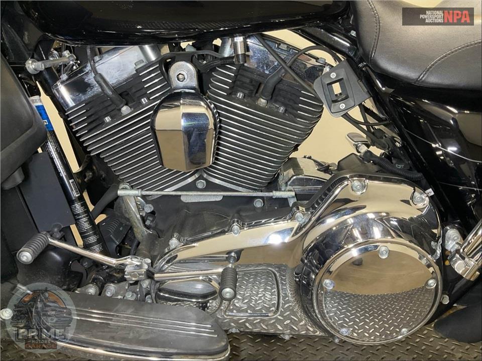 2015 Harley-Davidson FLTRXS ROAD GLIDE SPECIAL — фото 7