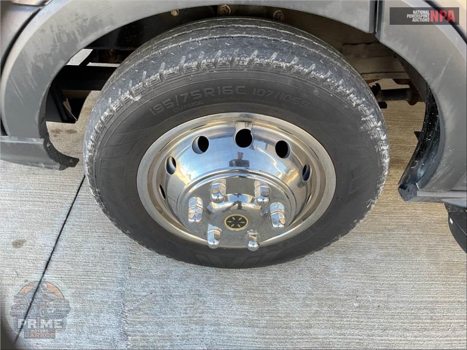 2017 Winnebago M-23A FORD - FUSE SERIES — фото 59