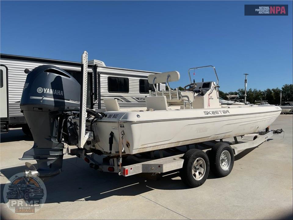 2013 Skeeter Boats SX 240(*)SALTWATER SERIES L=24/E-1-300HP YAMAHA OB — фото 4