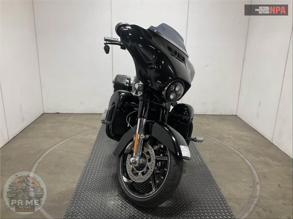 2016 Harley-Davidson FLHXSE CVO STREET GLIDE SPECIAL — фото 2