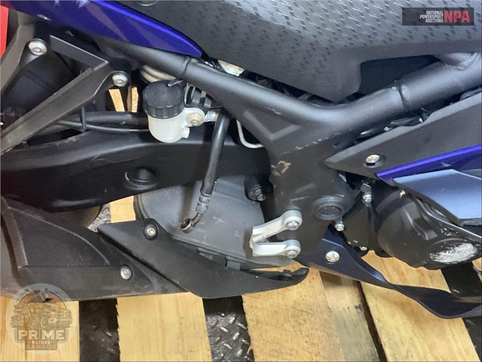 2024 Yamaha YZF-R3 — фото 32