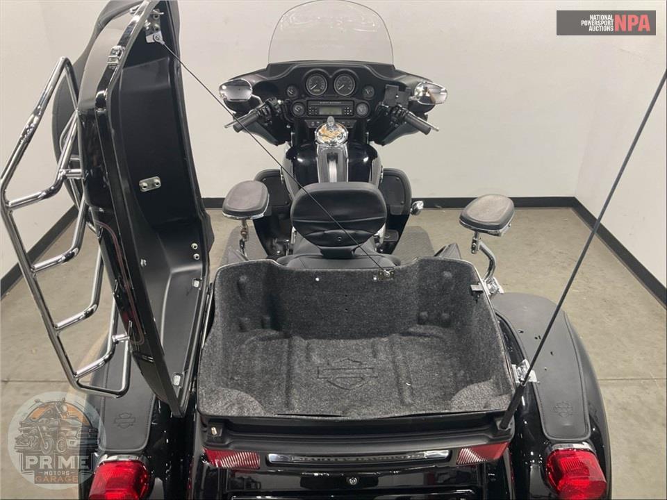 2011 Harley-Davidson FLHTCUTG TRIGLIDE UL CLSC — фото 20