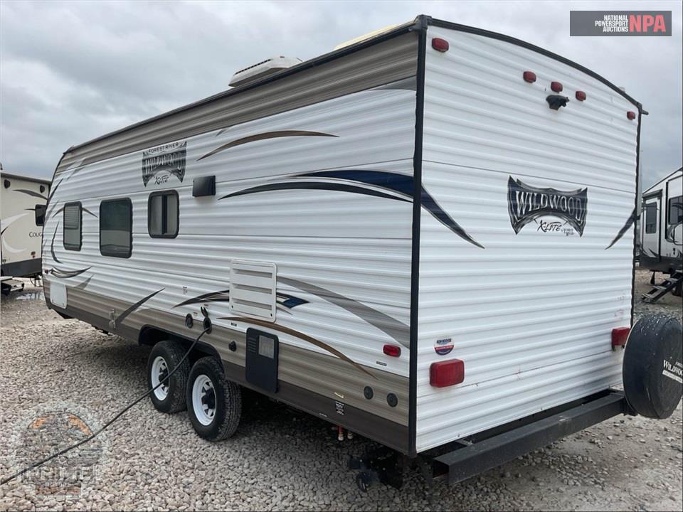 2018 Wildwood By Forest River M-241QBXL X-LITE SERIES — фото 3