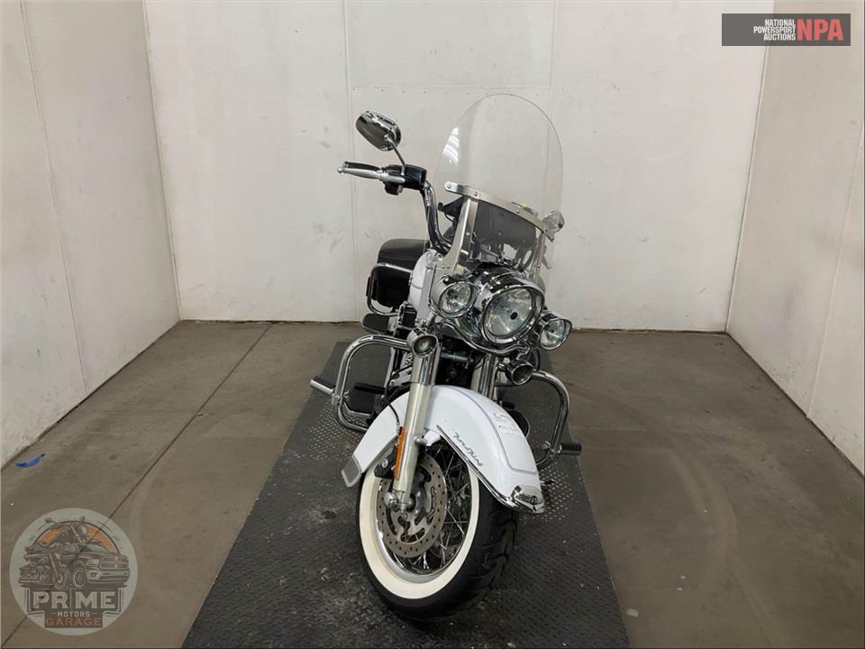 2012 Harley-Davidson FLHRC ROAD KING CLSC — фото 2