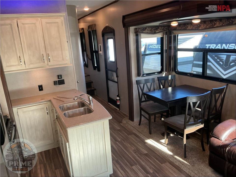 2017 Keystone Rv M-370 BR - MONTANA HIGH COUNTRY FIFTH WHEEL SERIES — фото 8