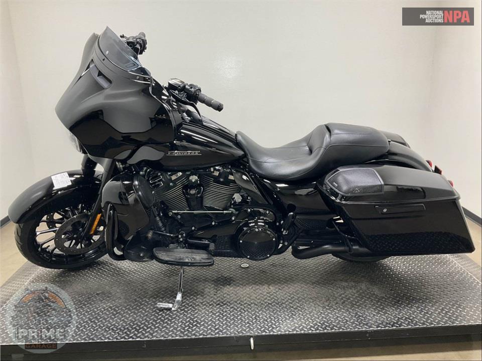 2018 Harley-Davidson FLHXS STREET GLIDE SPECIAL — фото 3