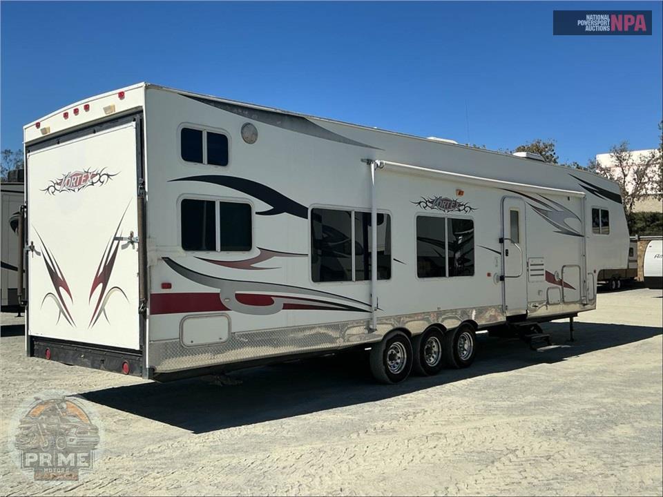 2006 Vortex By Thor Ind M-385 WTB - TOY HAULER TOY HAULER SERIES — фото 4