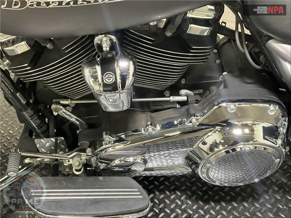 2017 Harley-Davidson FLHXS STREET GLIDE SPECIAL — фото 6