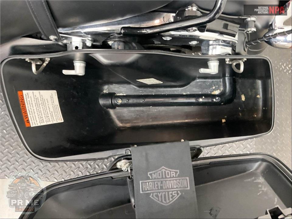 2017 Harley-Davidson FLHXS STREET GLIDE SPECIAL — фото 18