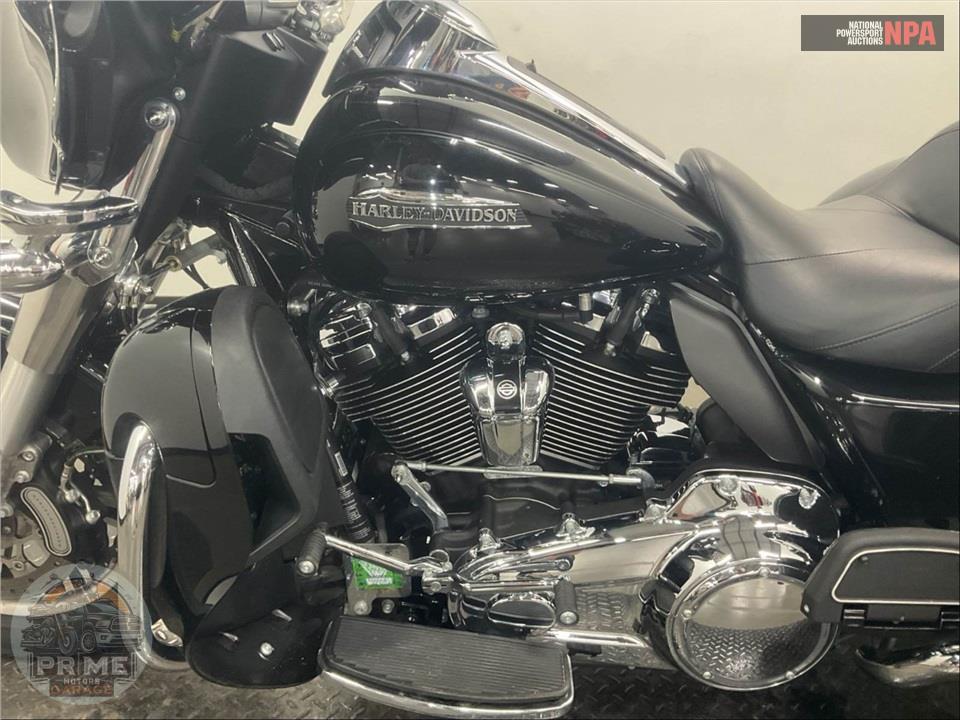 2018 Harley-Davidson FLHTCUTG TRI GLIDE ULTRA — фото 7