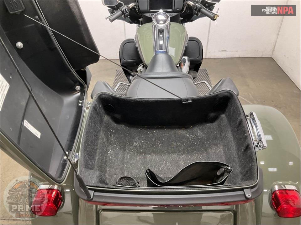 2021 Harley-Davidson FLHTCUTG TRI GLIDE ULTRA CLASSIC — фото 22
