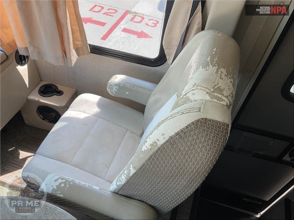 2017 Thor Motor Coach M-24.1 FORD - AXIS SERIES — фото 19