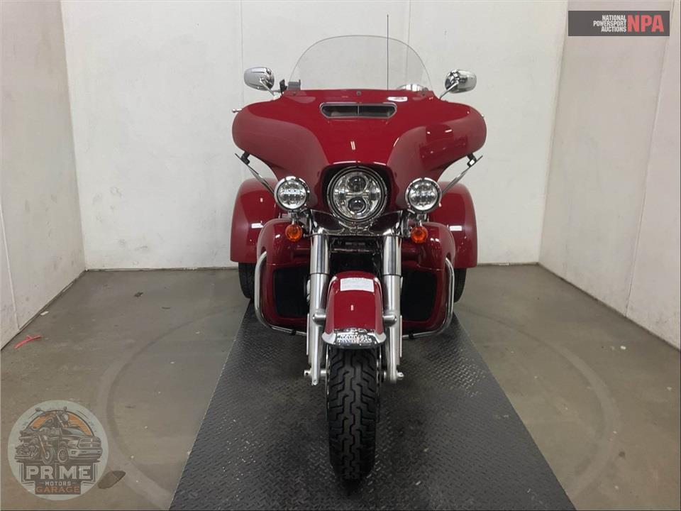 2021 Harley-Davidson FLHTCUTG TRI GLIDE ULTRA CLASSIC — фото 2