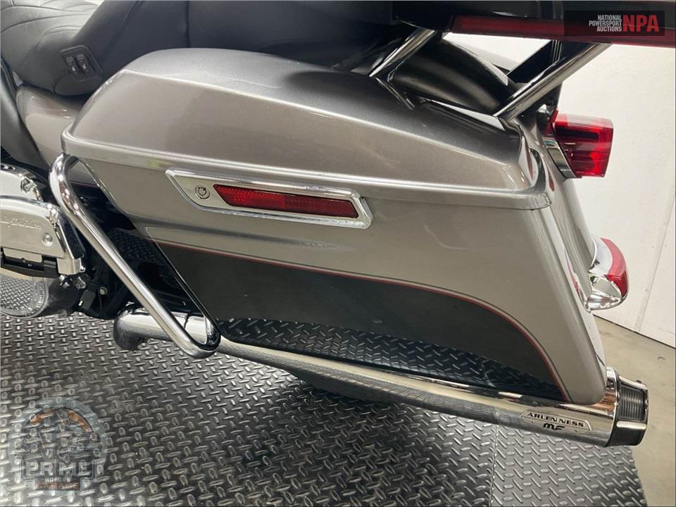 2016 Harley-Davidson FLTRU ROAD GLIDE ULTRA — фото 16