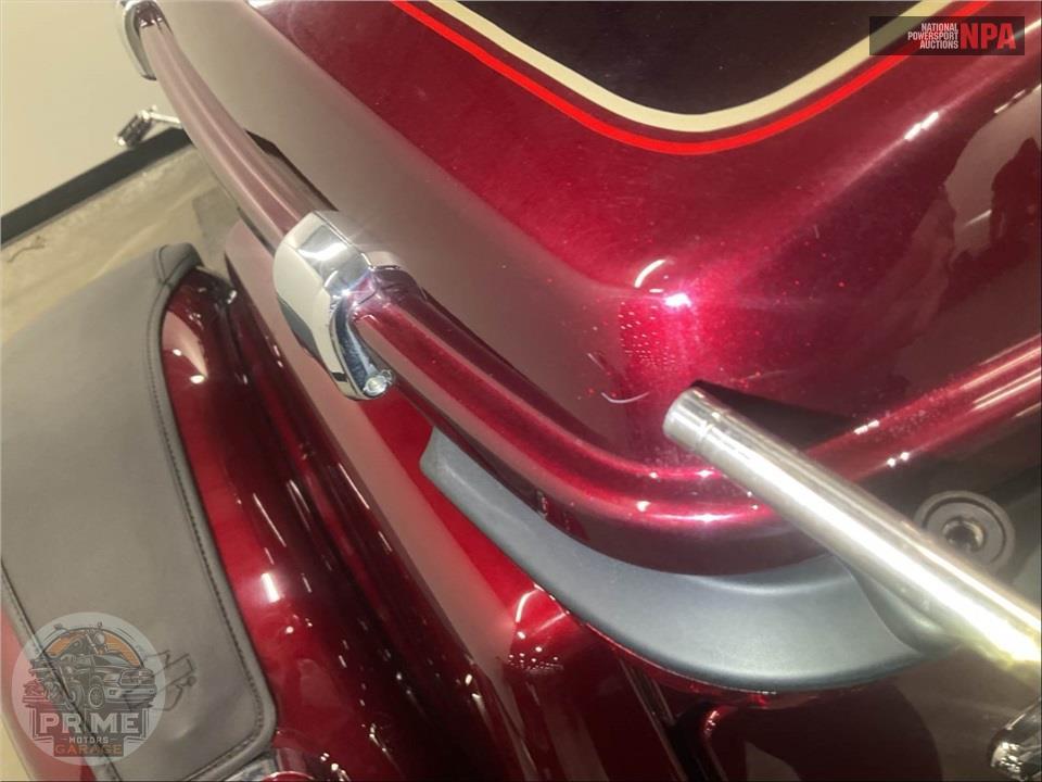 2014 Harley-Davidson FLHTCUTG TRIGLIDE ULTRA CLASSIC — фото 20