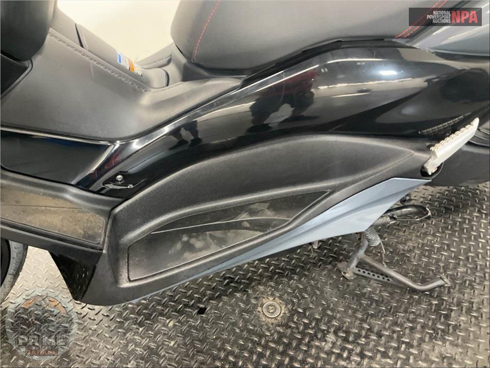 2022 Yamaha XMAX — фото 11