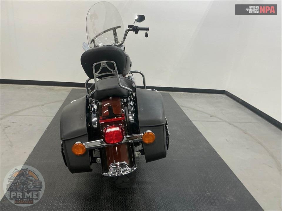 2011 Harley-Davidson FLHRC ROAD KING CLSC — фото 4