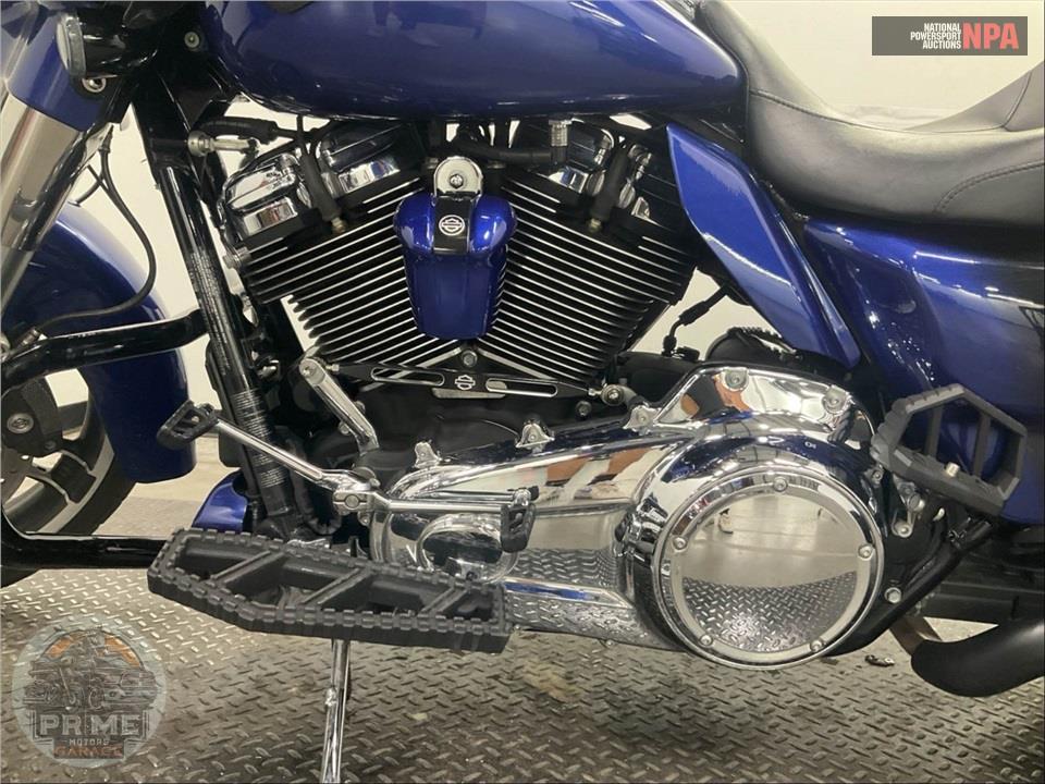 2017 Harley-Davidson FLHXS STREET GLIDE SPECIAL — фото 7