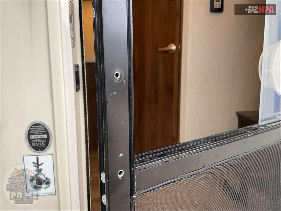 2019 Palomino By Forest River M-383FBC - COMPASS FIFTH WHEEL SERIES — фото 27