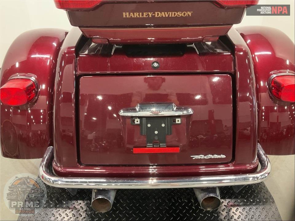 2016 Harley-Davidson FLHTCUTG TRIGLIDE ULTRA CLASSIC — фото 51