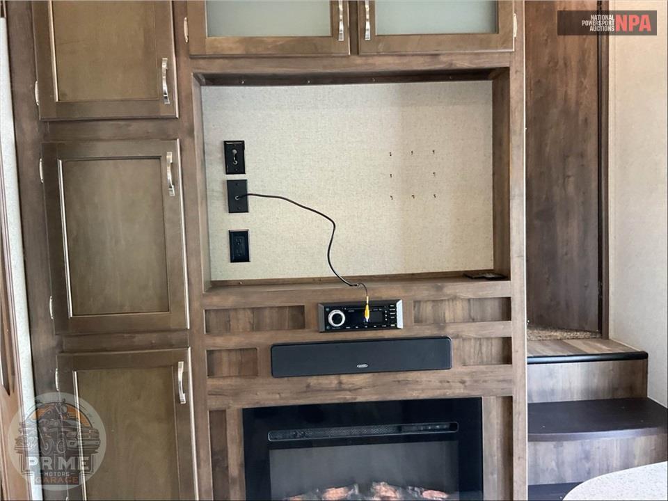 2019 Aerolite M-3013BHF - ASTORIA FIFTH WHEEL SERIES — фото 27