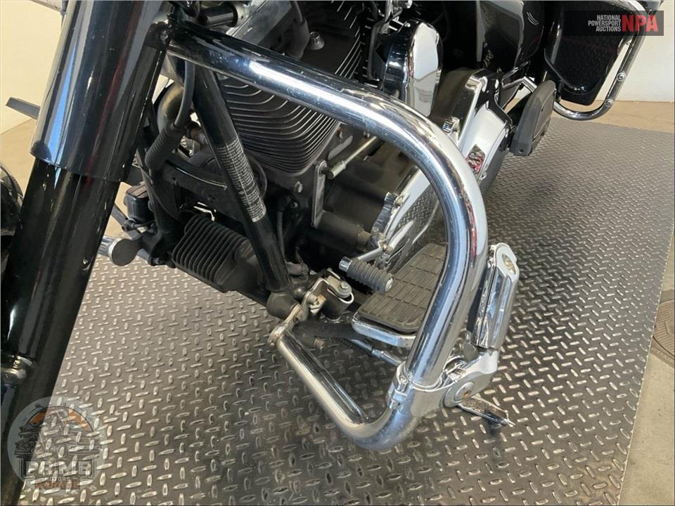2009 Harley-Davidson FLHTCU ULTRA CLASSIC ELECTRA GLIDE — фото 17