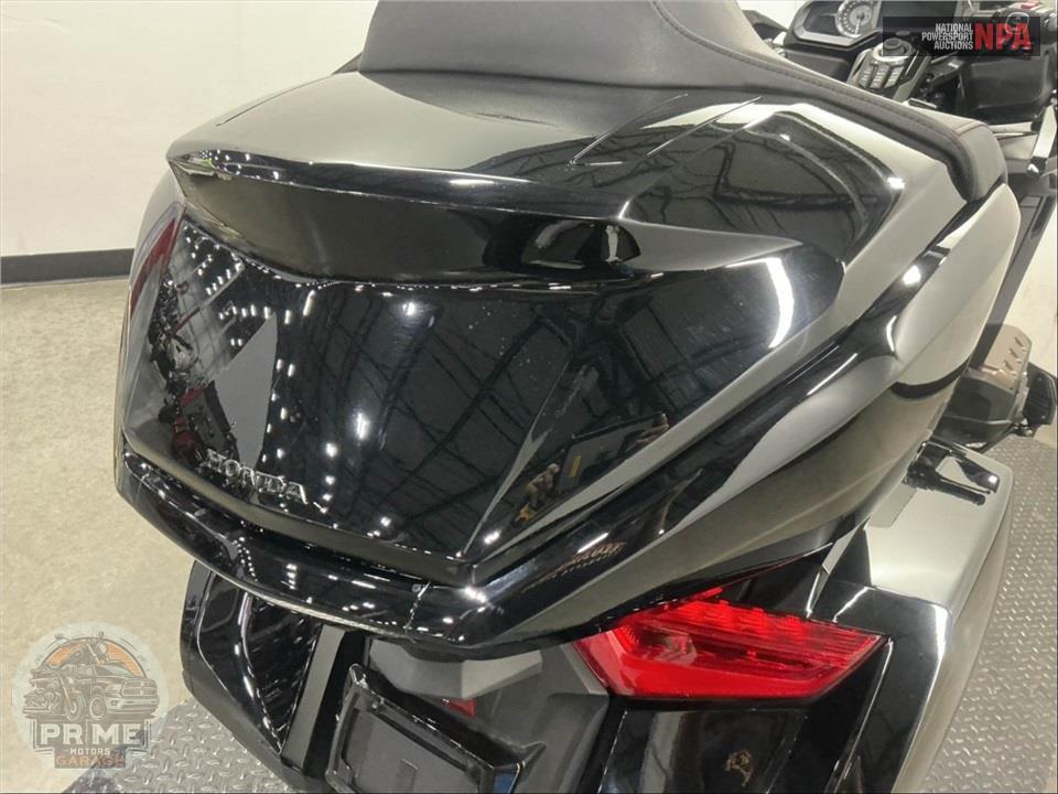 2023 Honda GL1800 GOLDWING TOUR — фото 18