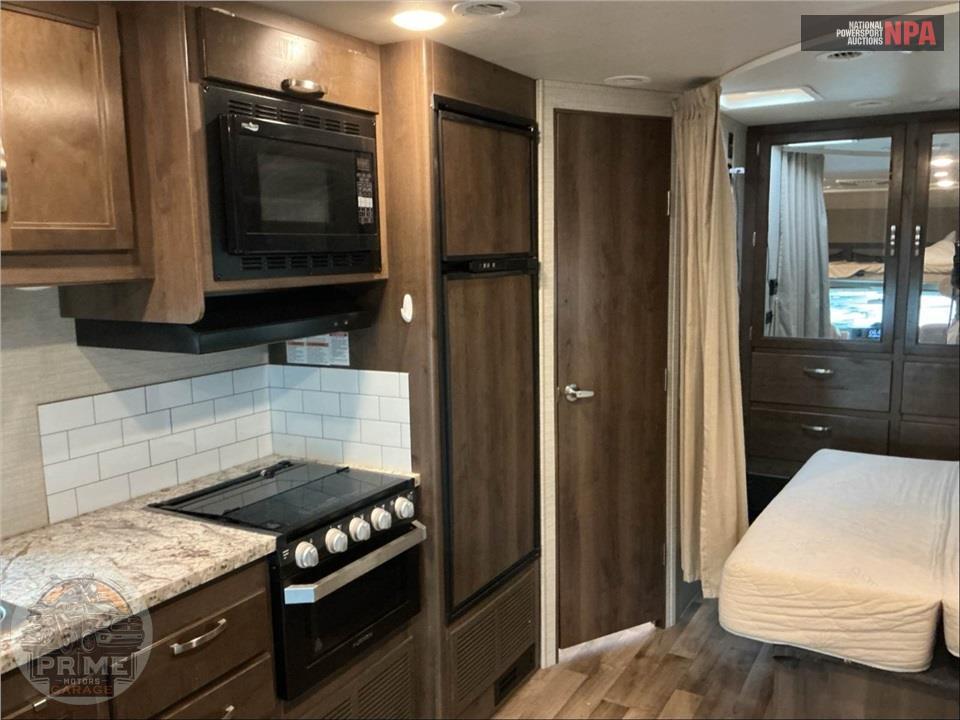2020 Jayco M-24 B FORD V10 - REDHAWK SERIES — фото 9