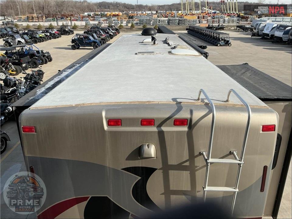 2011 Winnebago M-35P-FORD - ADVENTURER SERIES — фото 45