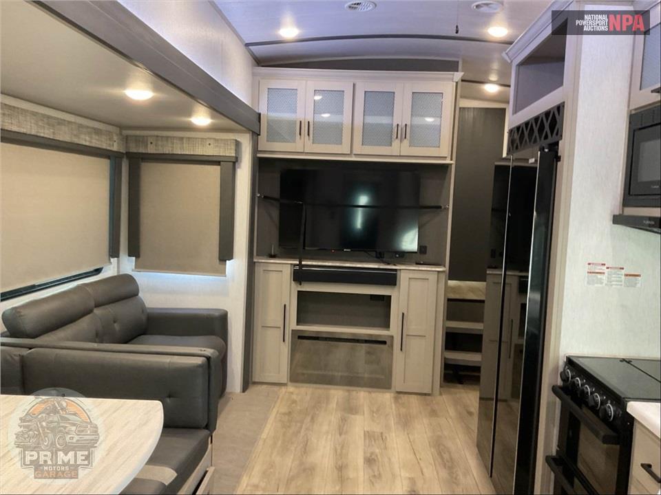 2023 Salem By Forest River M-356QB - HEMISPHERE FIFTH WHEEL SERIES — фото 9
