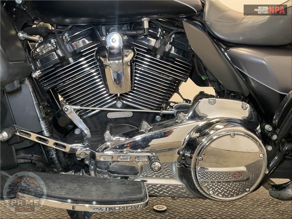 2017 Harley-Davidson FLHTKL ULTRA LIMITED LOW — фото 7