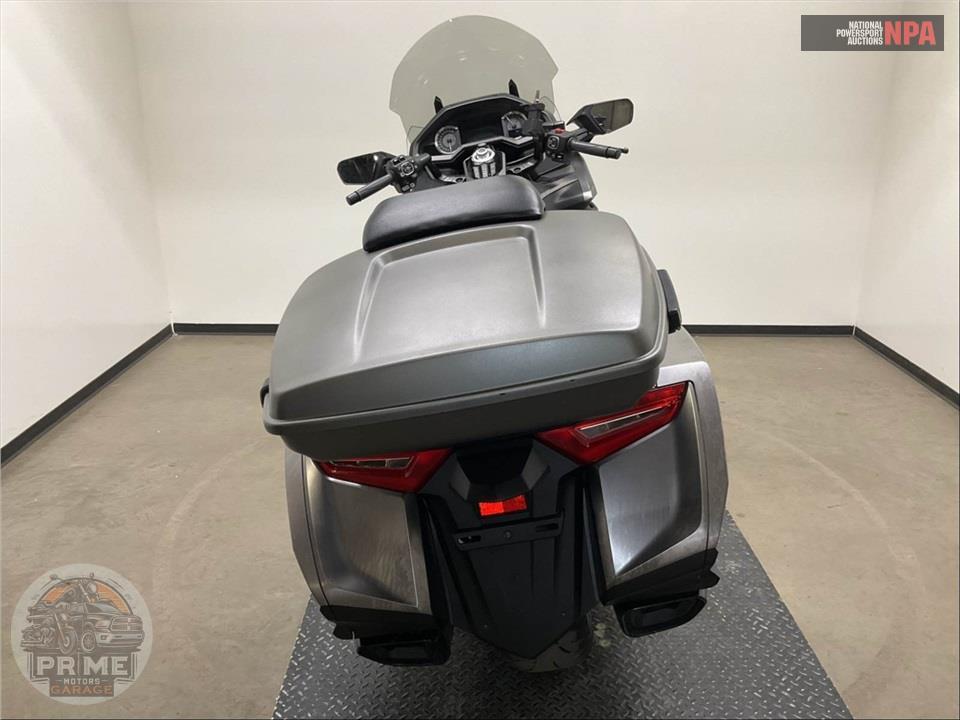 2018 Honda GL1800BD GOLDWING DCT (SILVER) — фото 4