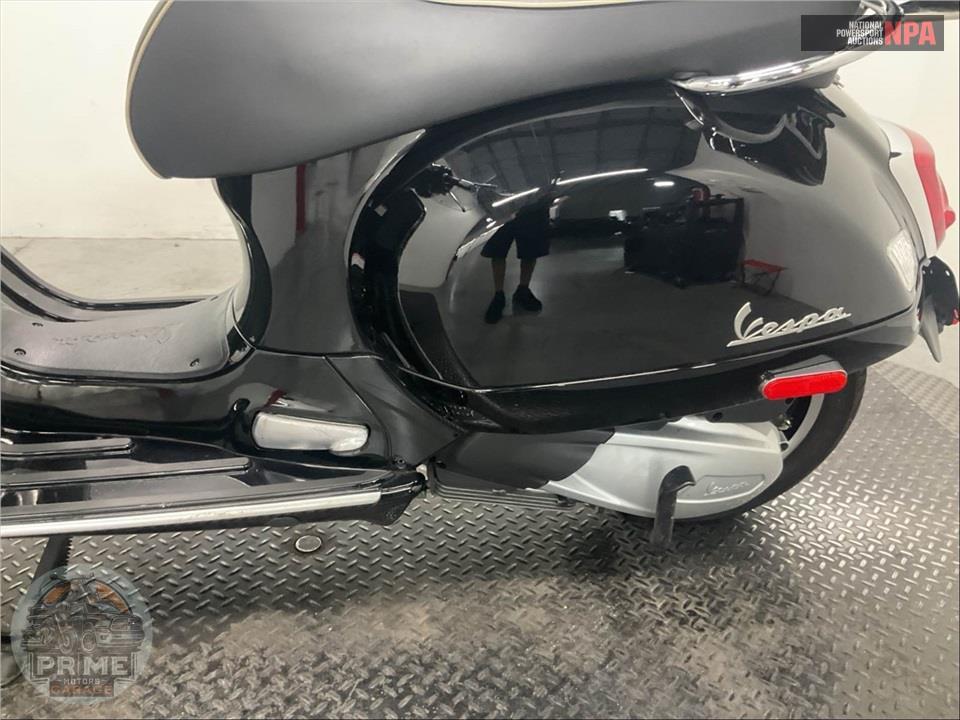 2021 Vespa GTS 300 HPE 75th — фото 7