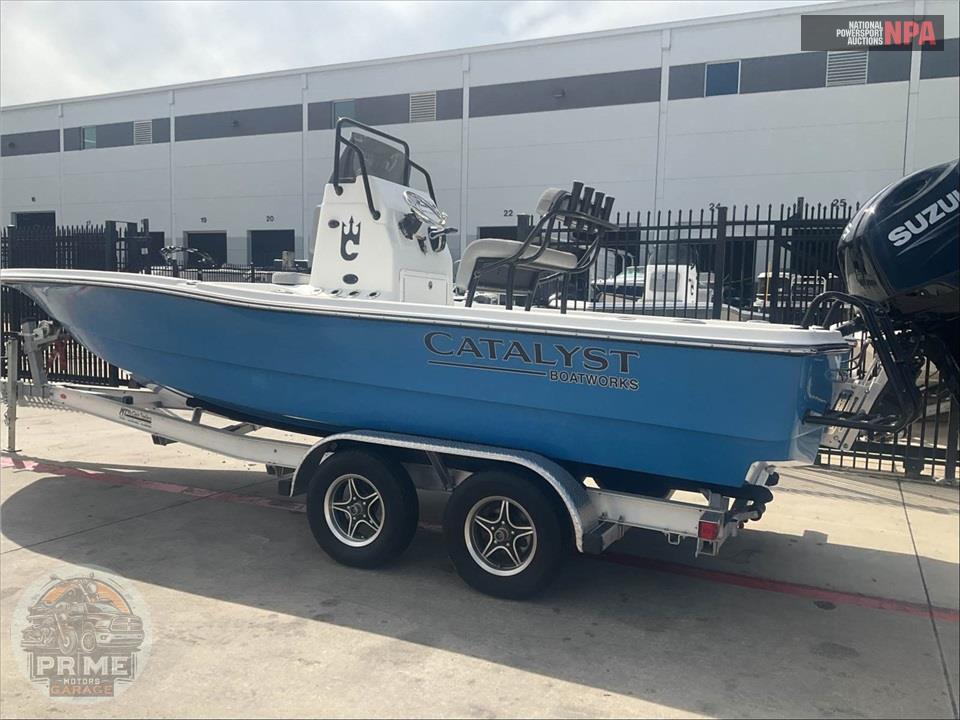 2023 Catalyst Boat Works 2300 BAY L=23/E=1 200HP SUZUKI OB — фото 2