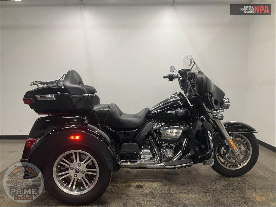 2022 Harley-Davidson FLHTCUTG TRI GLIDE ULTRA CLASSIC — фото 1